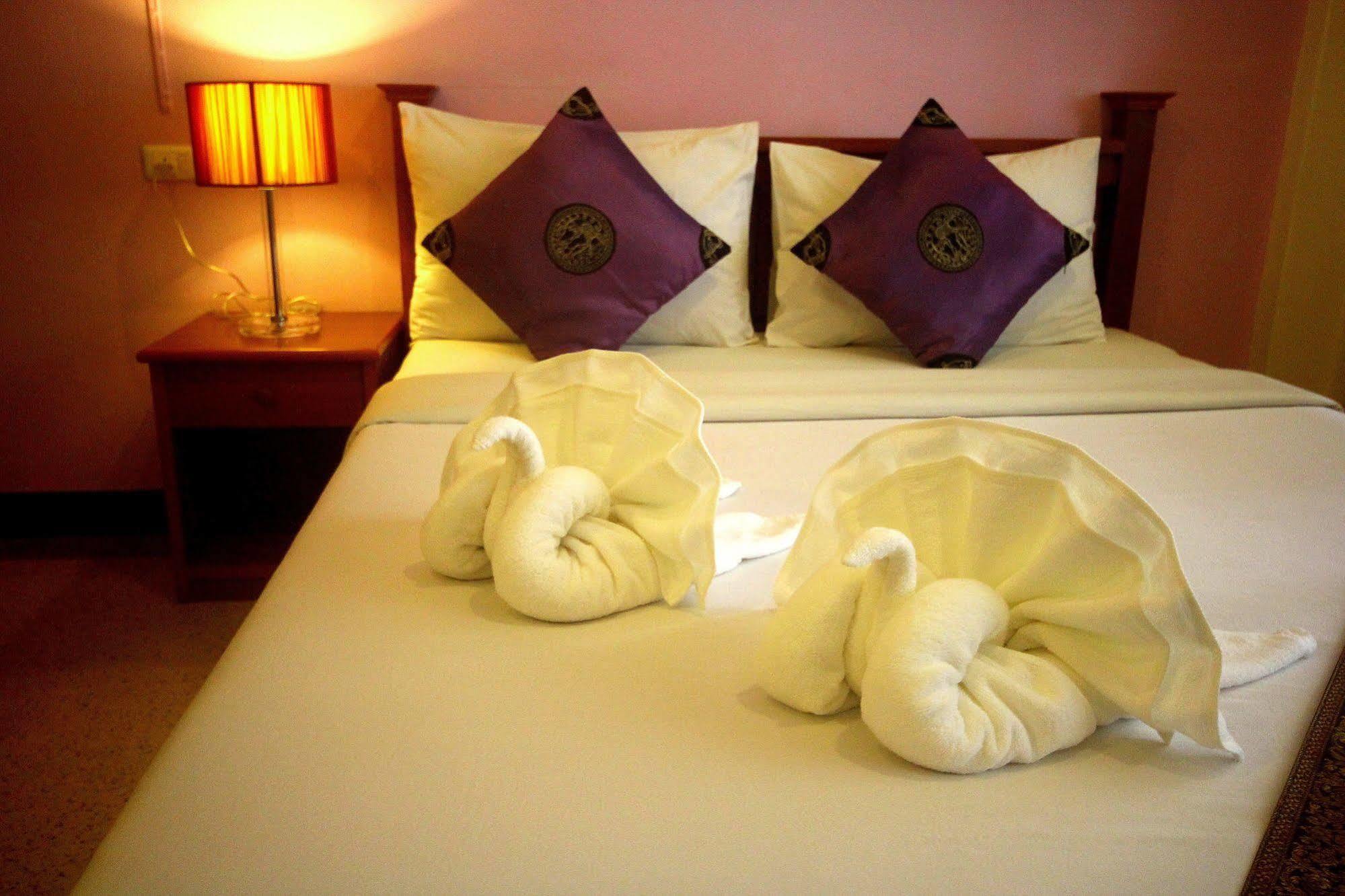 Myplace@Surat Hotel Surat Thani Extérieur photo